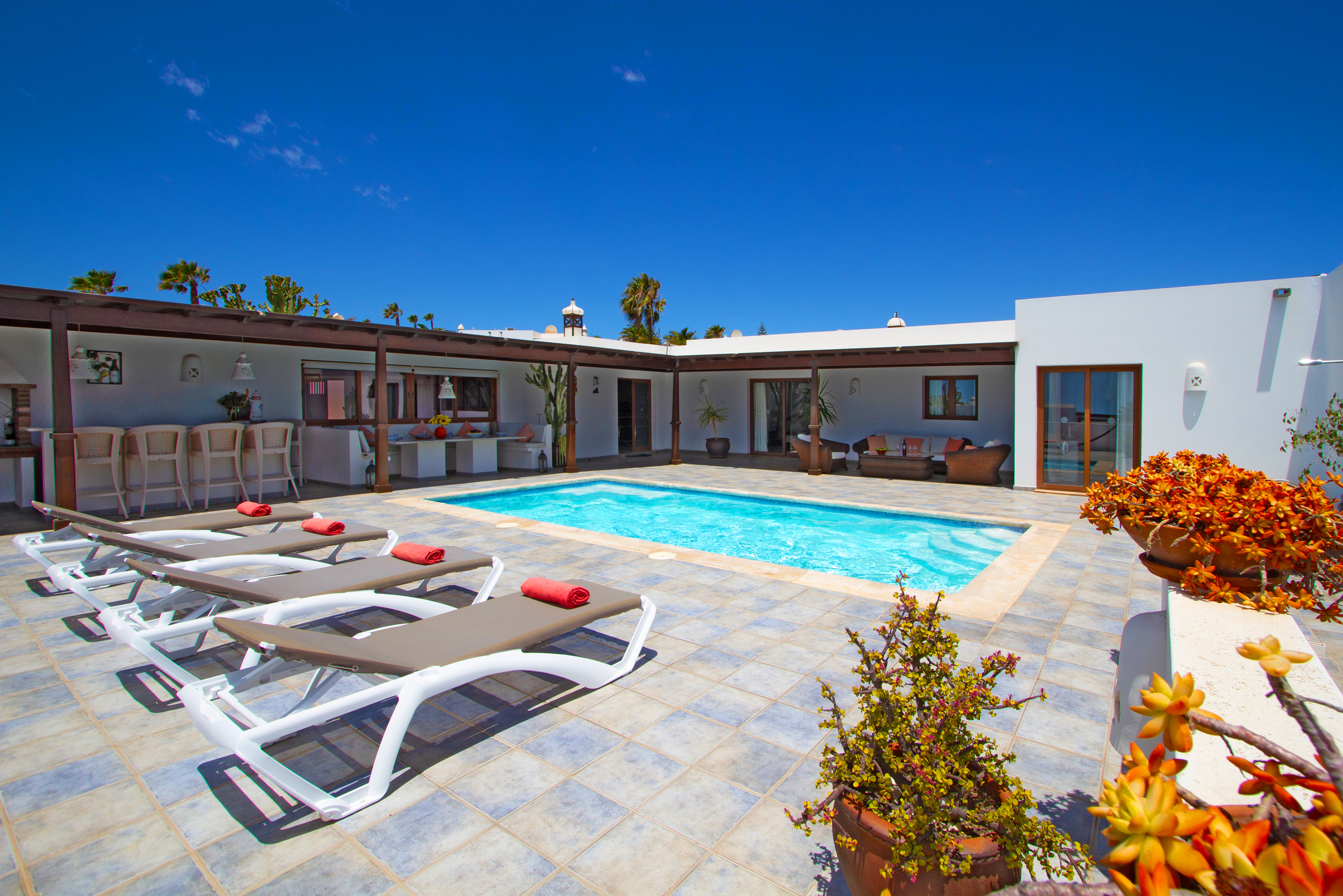 LVC112264 4 bedroom Villa with sea views in Playa Blanca