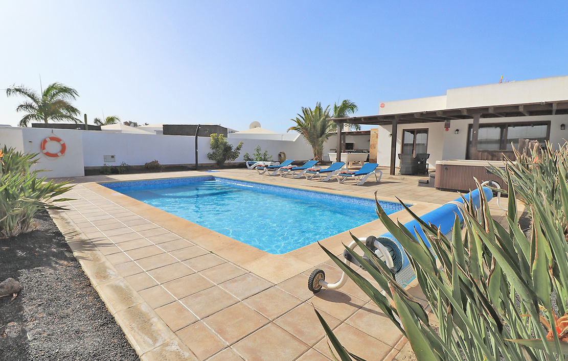 LVC125820 Playa Blanca villa with private pool