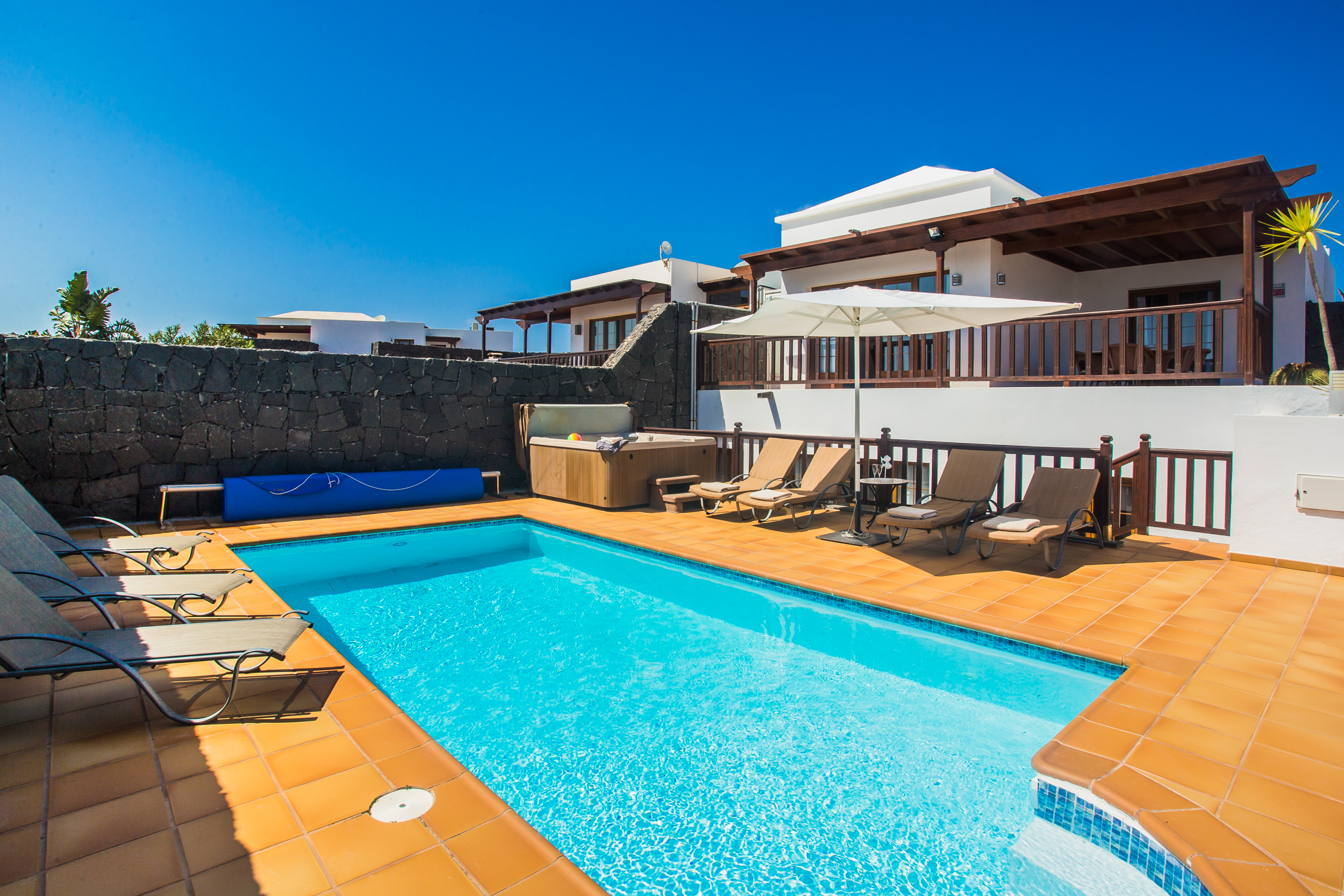 LVC123599 4 bedroom villa in Playa Blanca