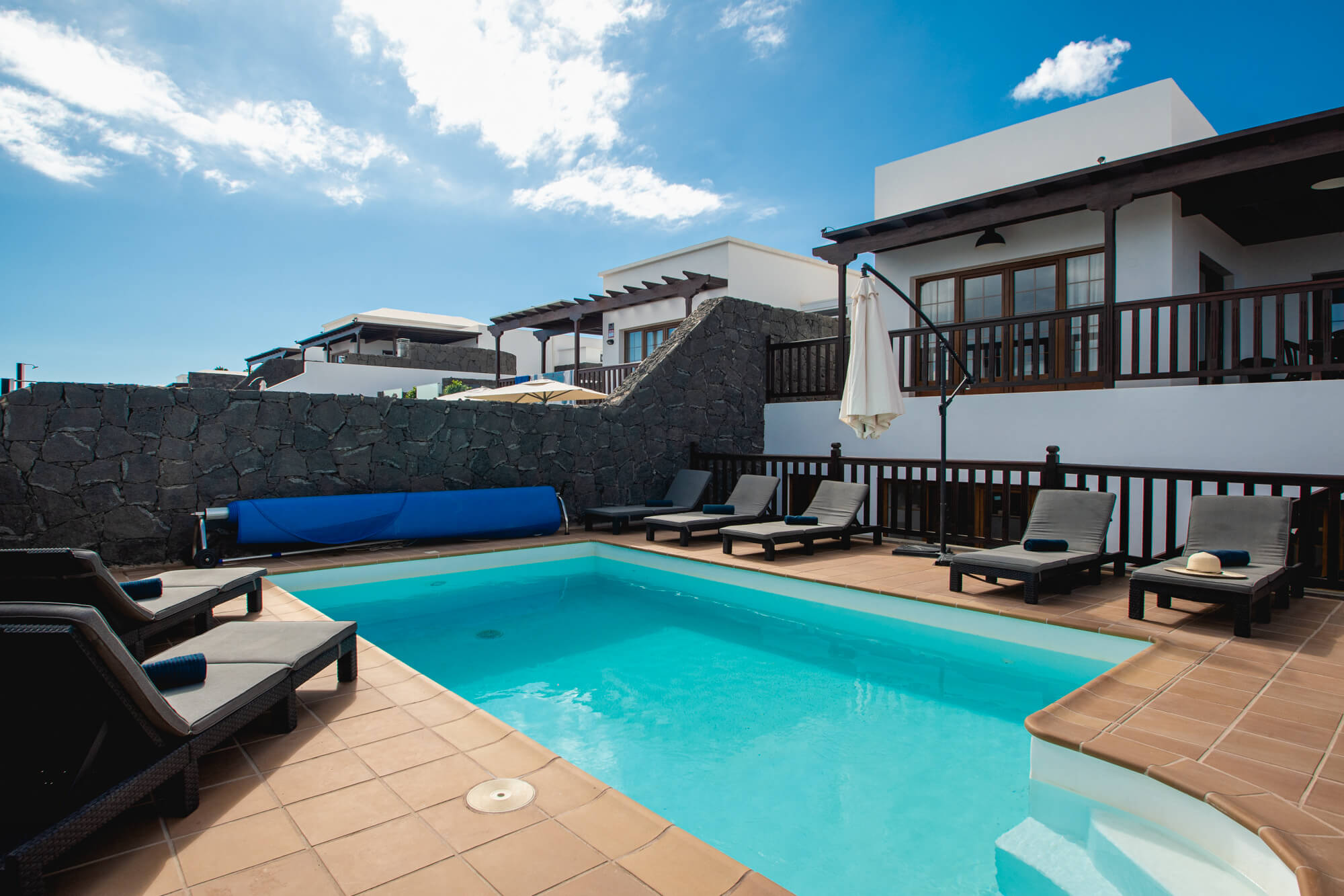 LVC128965 villa and pool