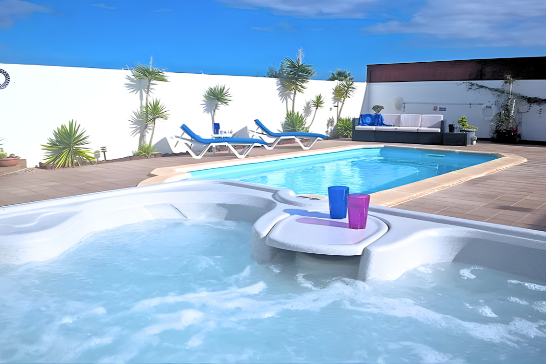 LVC 239243 Private And Secure Pool Area With 4 Person Hot Tub Spa