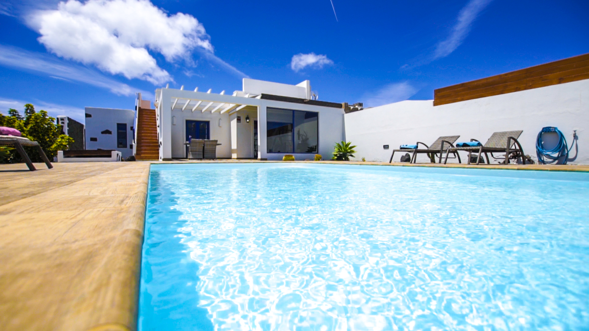 Villa LVC239702 swimming pool and covered terrace